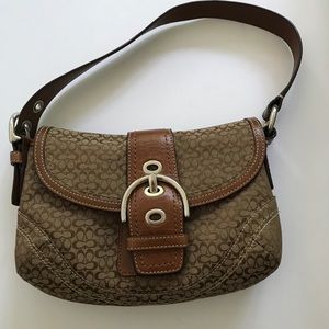 COACH Signature C Leather Handle,  Buckle Closure